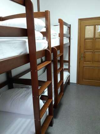 Хостелы Hostel Lubin Львов Кровать в общем 8-местном номере для мужчин и женщин-4