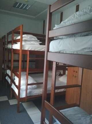 Хостелы Hostel Lubin Львов Кровать в общем номере для мужчин и женщин с 10 кроватями-3