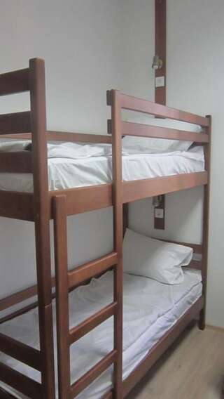 Хостелы Hostel Lubin Львов Кровать в общем номере с 4 кроватями-3